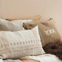 Ib Laursen, pudebetrk hrfarvet med broderi