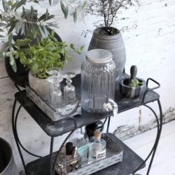 Chic Antique Serveringsbord p hjul